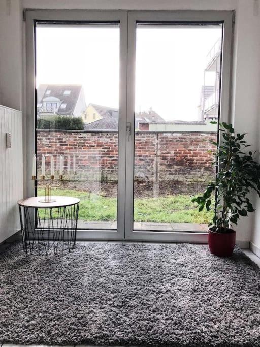Charmante Gartenwohnung Mit Privatem Grossen Garten Koln Bagian luar foto