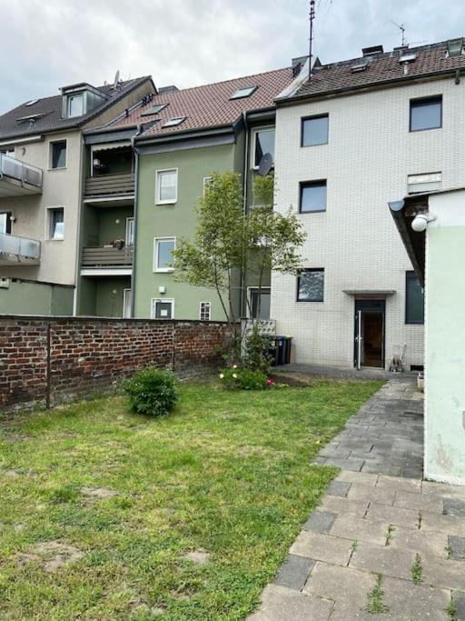 Charmante Gartenwohnung Mit Privatem Grossen Garten Koln Bagian luar foto